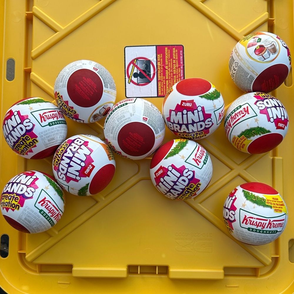 Zuru Mini Brands Krispy Kreme Limited Edition Bundle